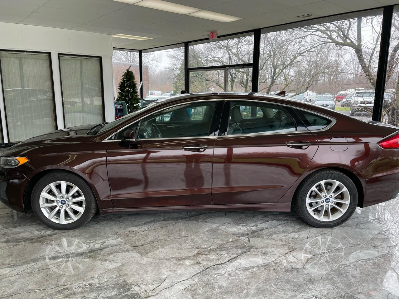 Ford Fusion Hybrid SEL 2019