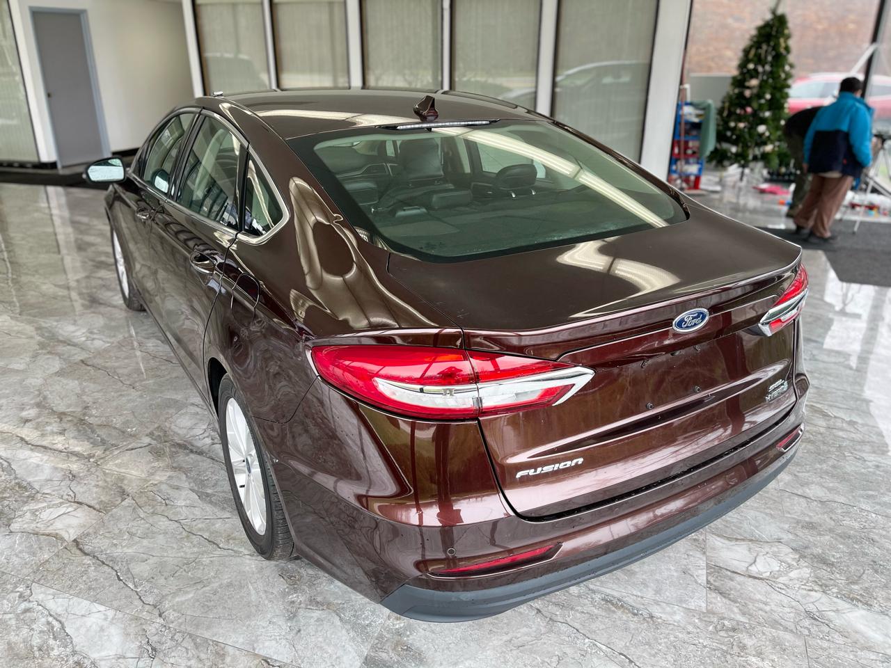 Ford Fusion Hybrid SEL 2019