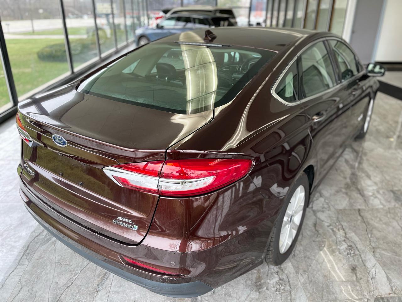 Ford Fusion Hybrid SEL 2019