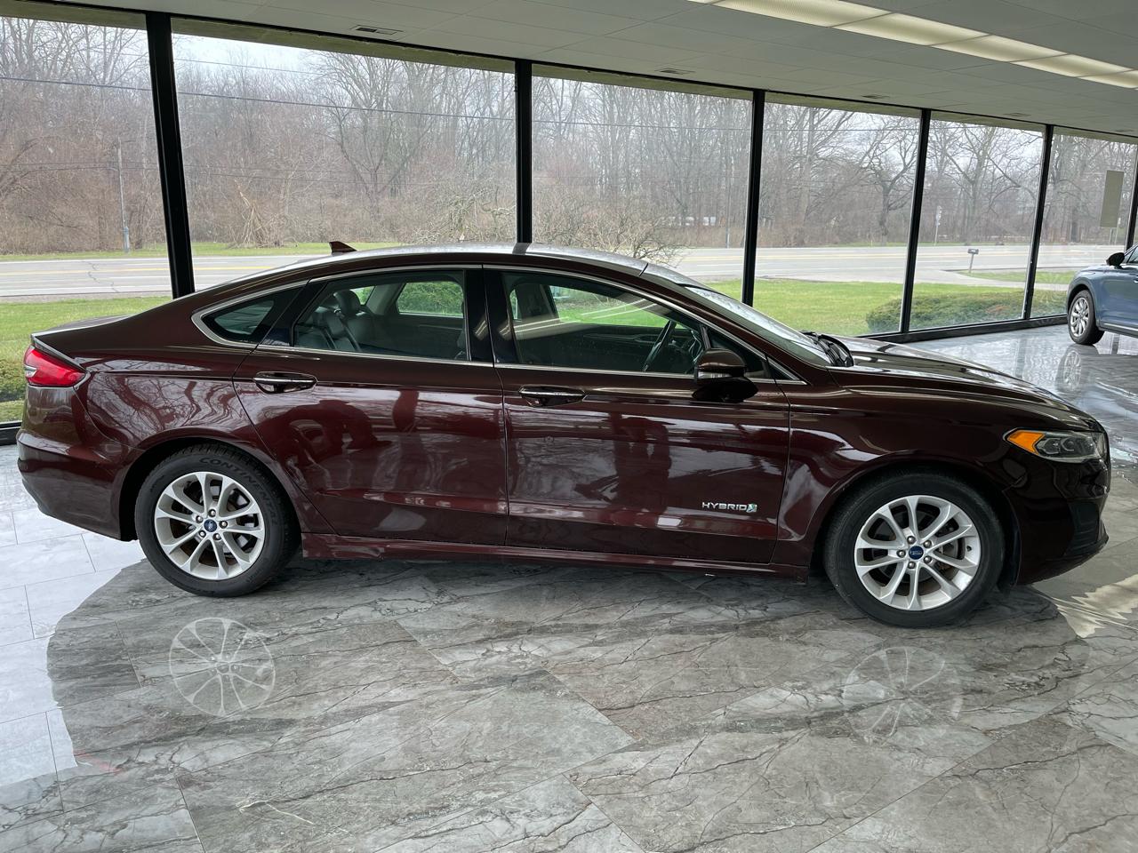 Ford Fusion Hybrid SEL 2019