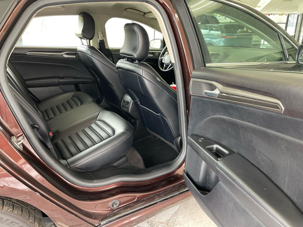 Ford Fusion Hybrid SEL 2019