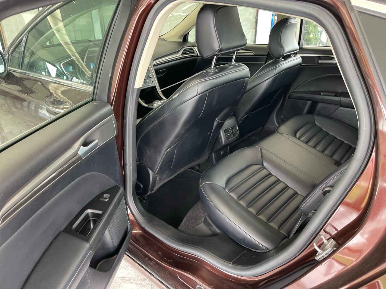 Ford Fusion Hybrid SEL 2019