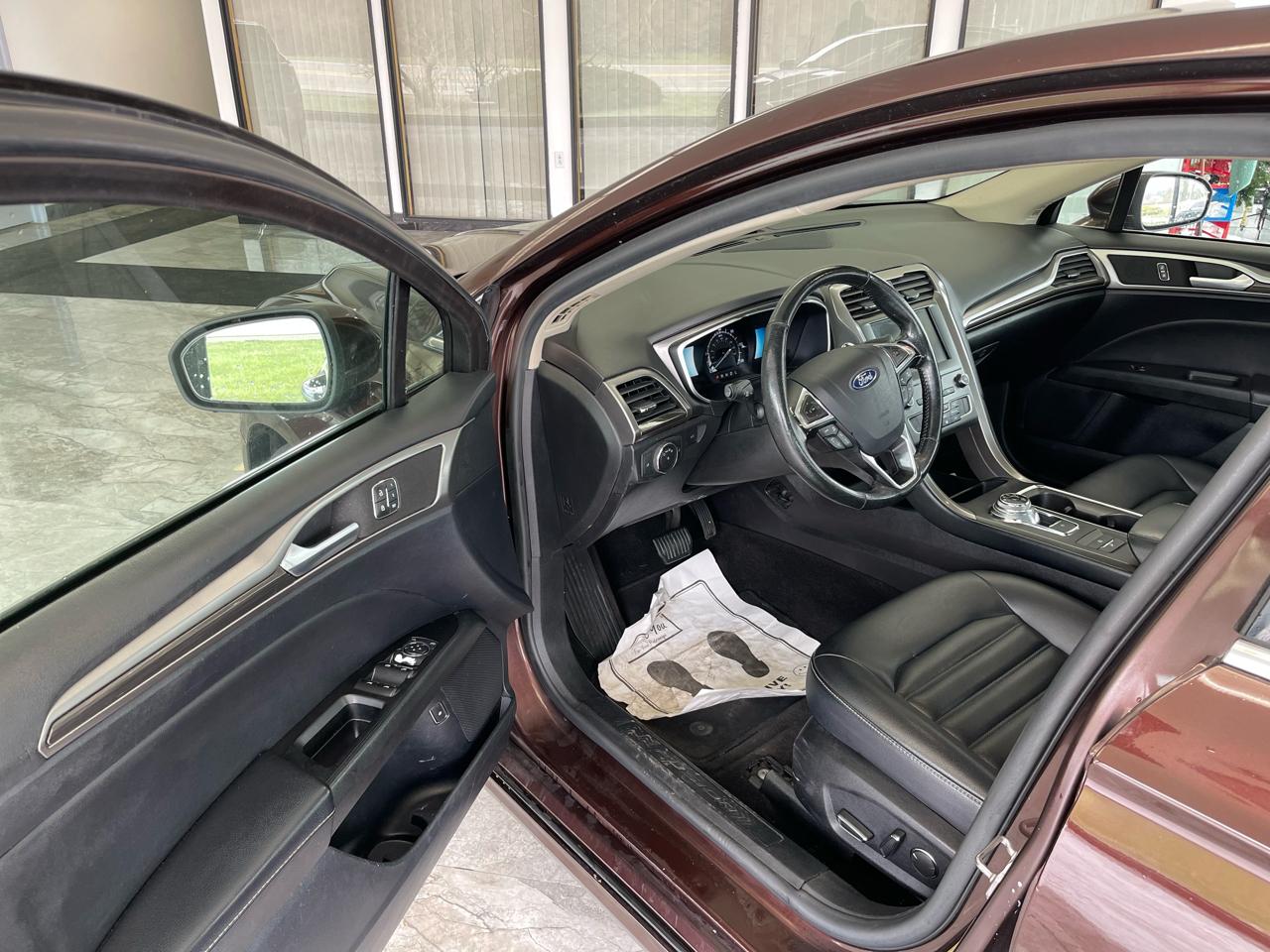 Ford Fusion Hybrid SEL 2019