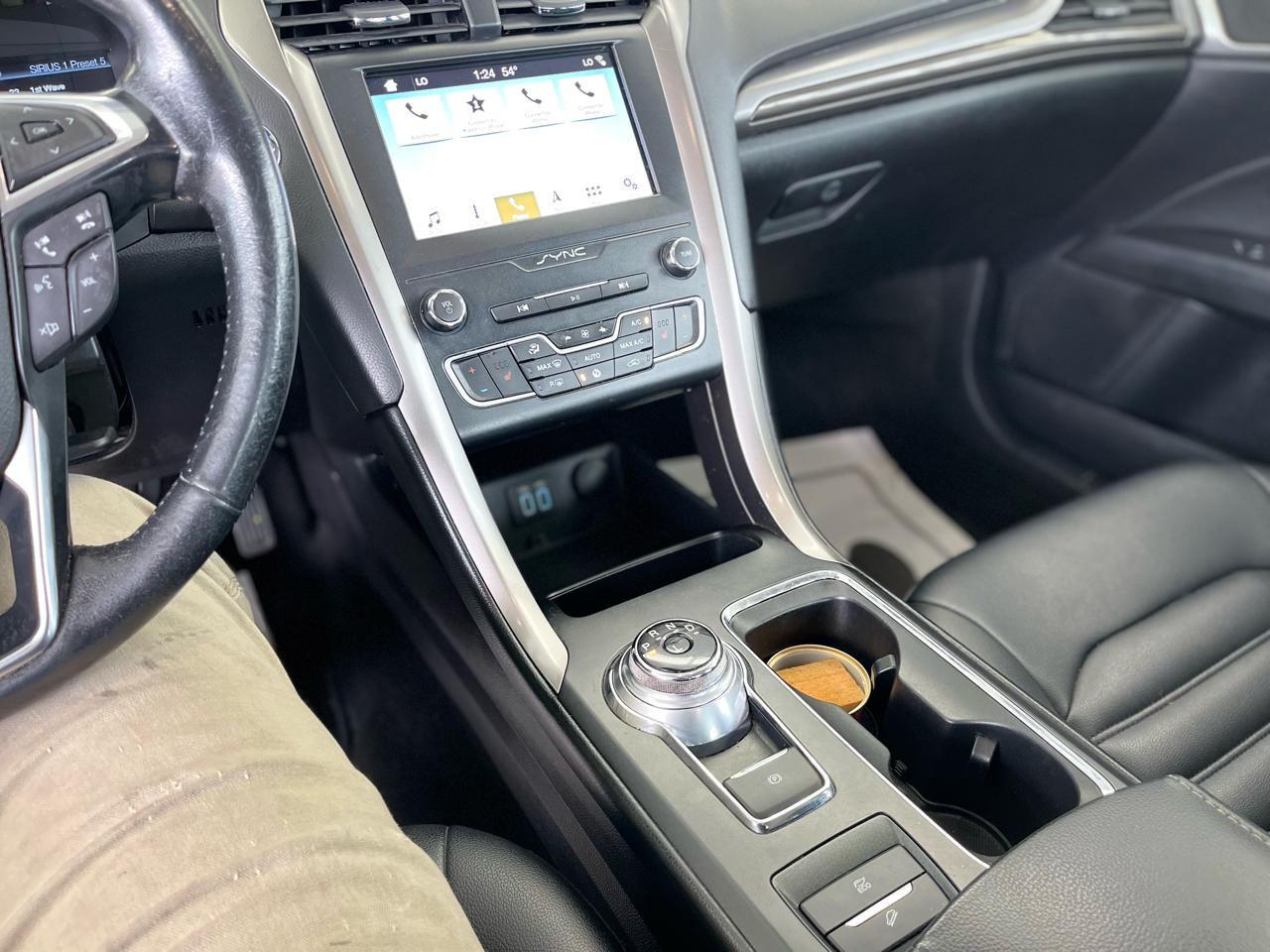 Ford Fusion Hybrid SEL 2019