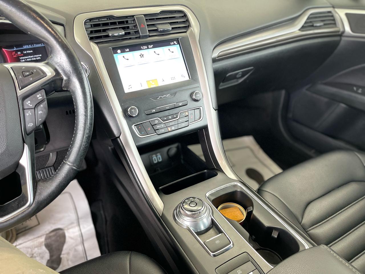 Ford Fusion Hybrid SEL 2019