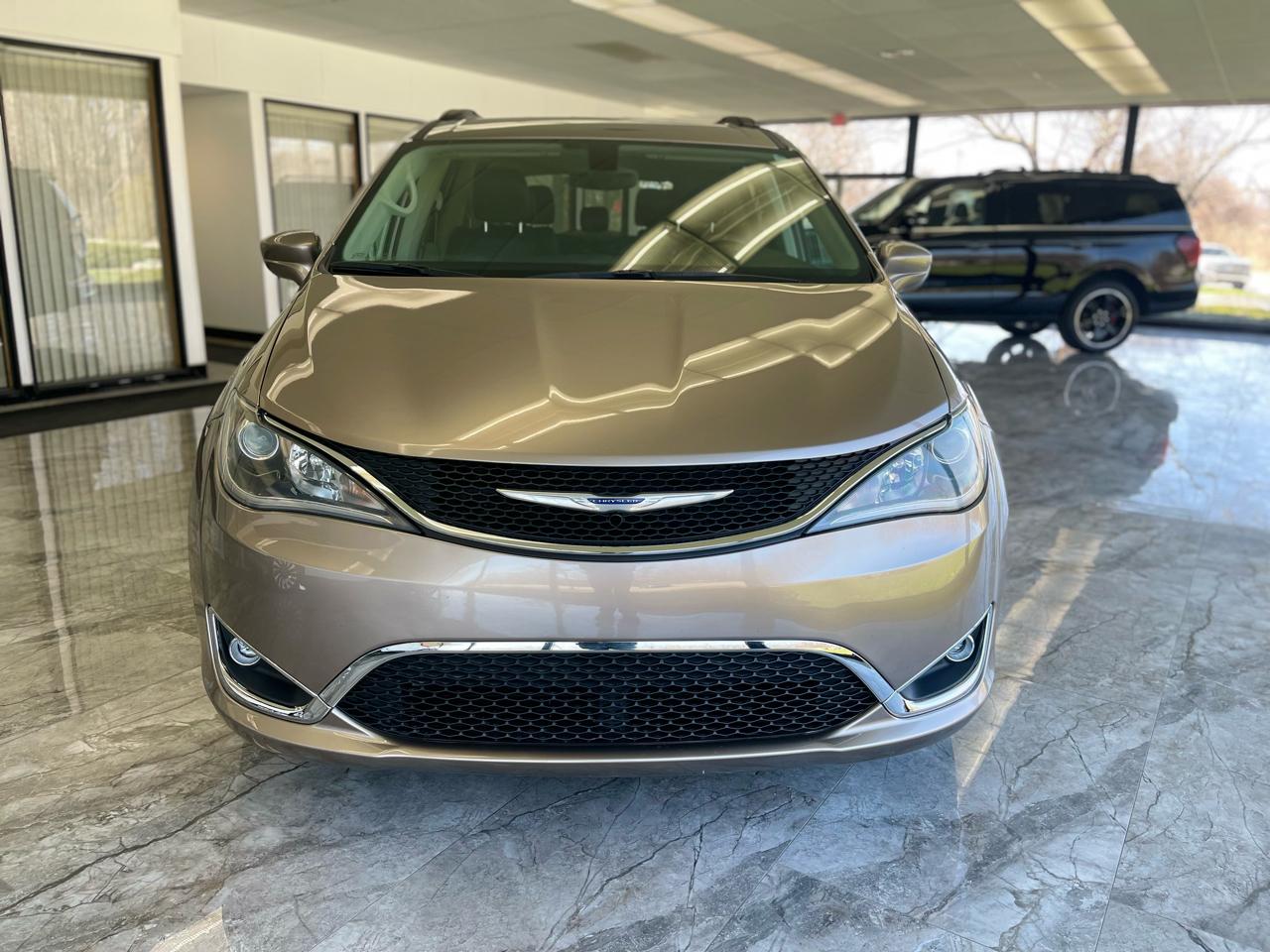 Chrysler Pacifica Touring-L 2017