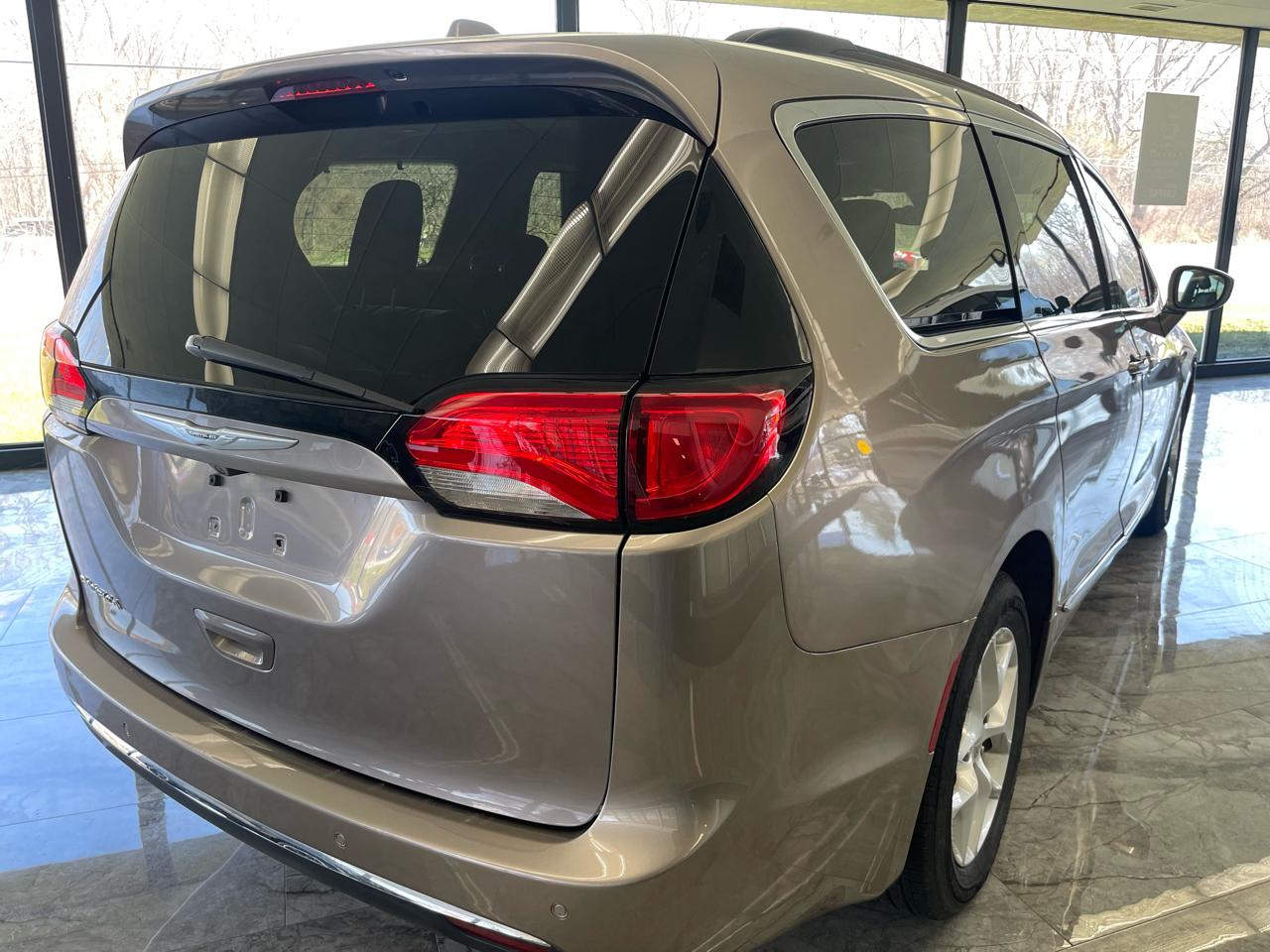 Chrysler Pacifica Touring-L 2017