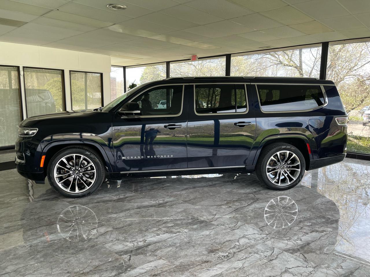 Jeep Grand Wagoneer Series II 4WD 2023