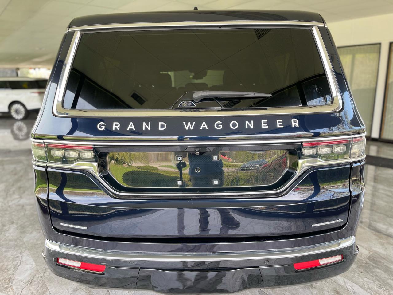 Jeep Grand Wagoneer Series II 4WD 2023