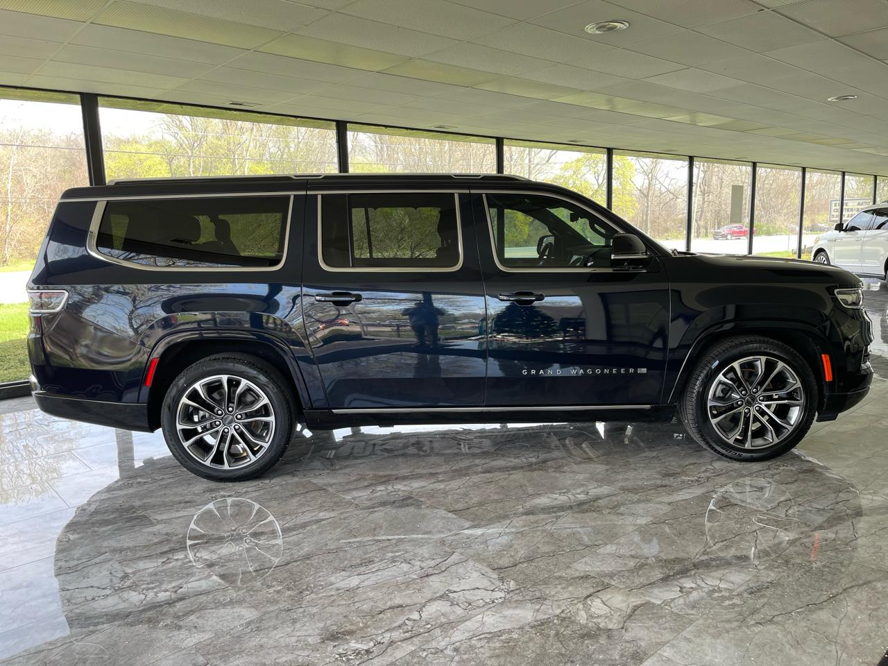 Jeep Grand Wagoneer Series II 4WD 2023