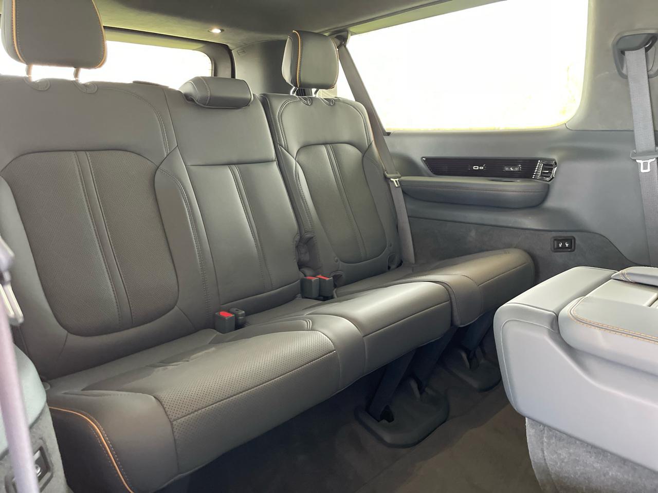 Jeep Grand Wagoneer Series II 4WD 2023