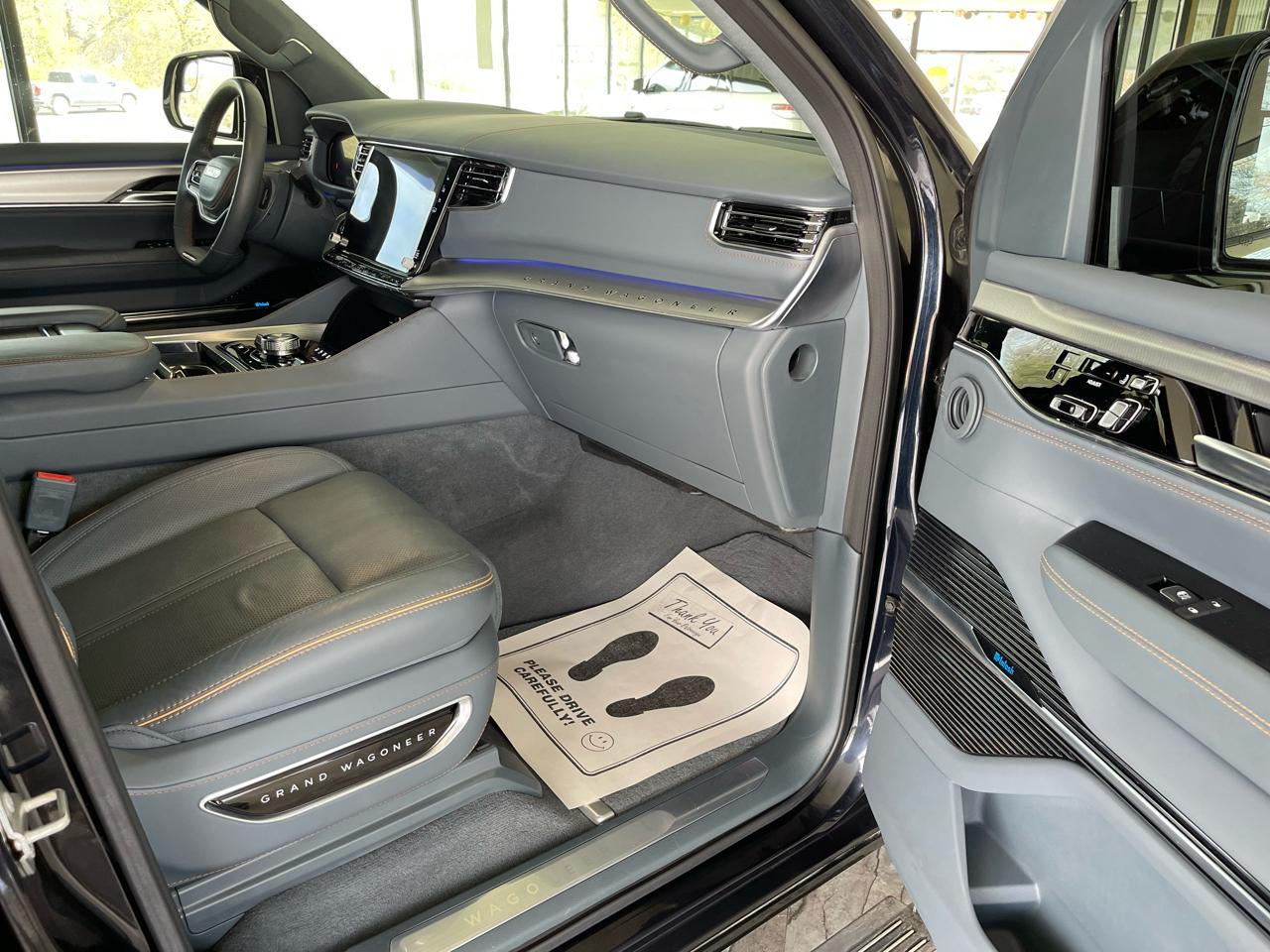 Jeep Grand Wagoneer Series II 4WD 2023