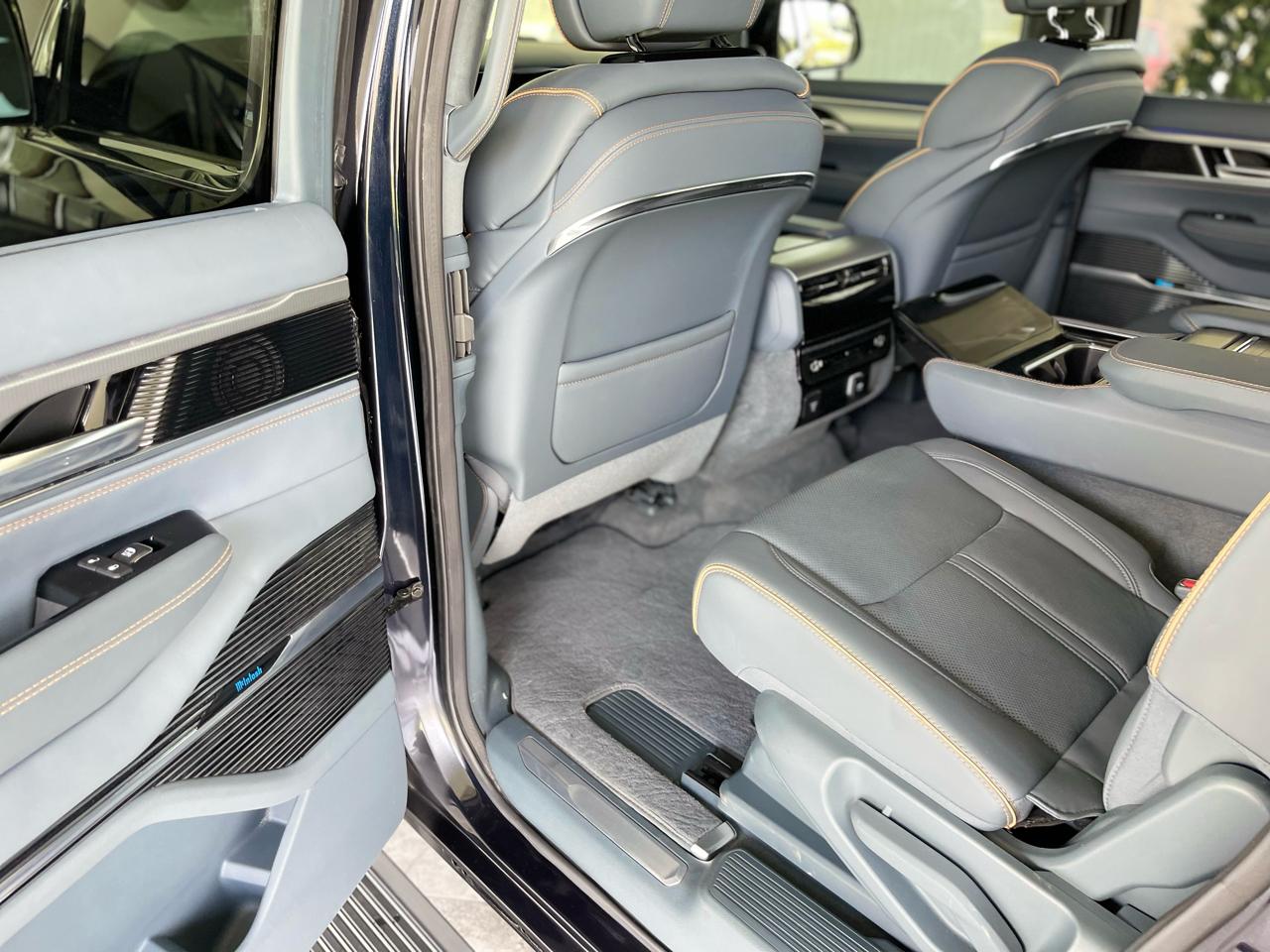 Jeep Grand Wagoneer Series II 4WD 2023