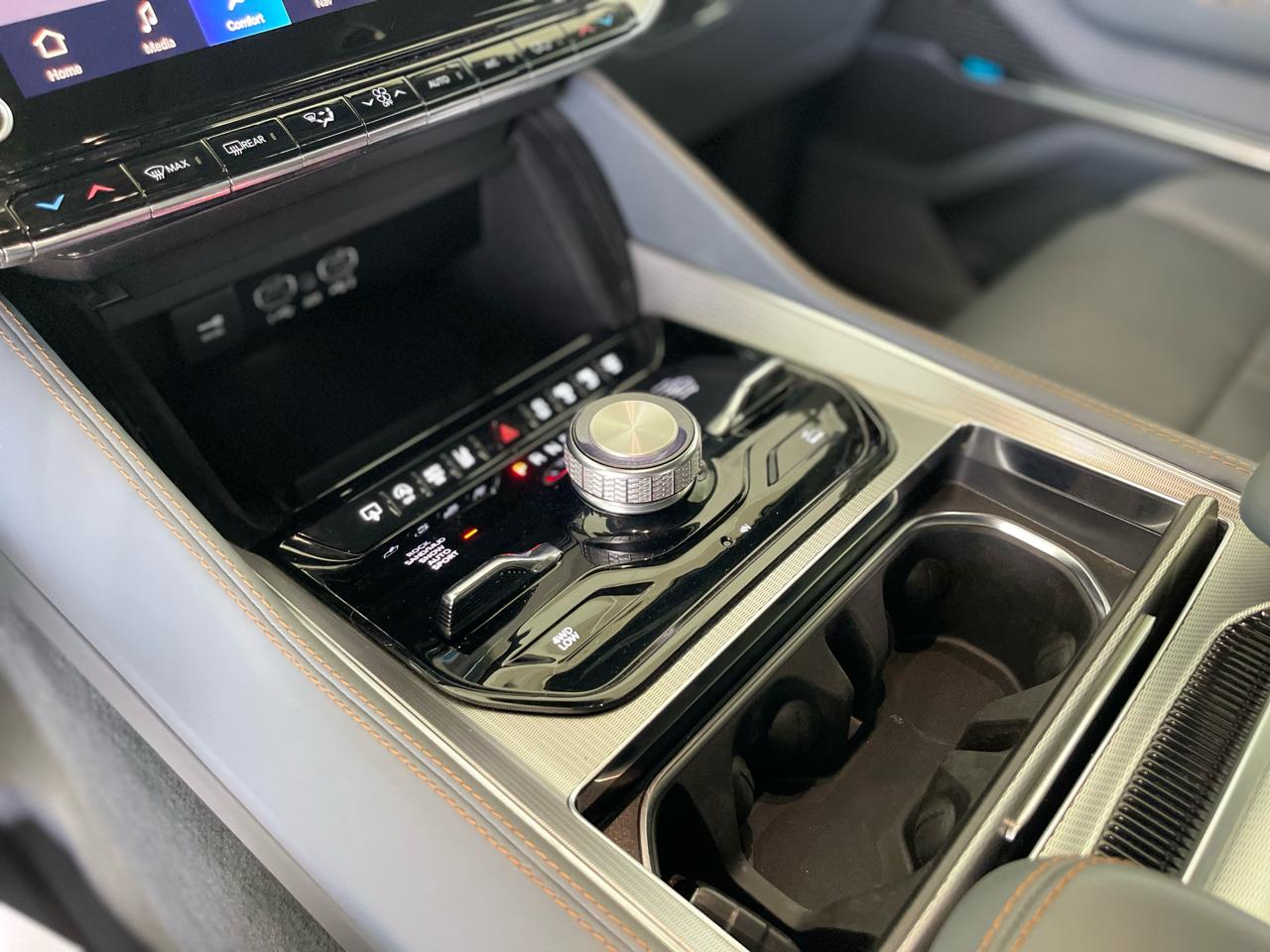 Jeep Grand Wagoneer Series II 4WD 2023