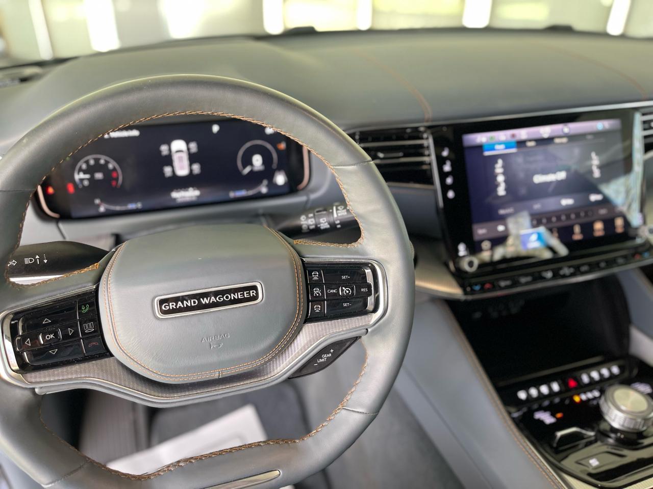 Jeep Grand Wagoneer Series II 4WD 2023
