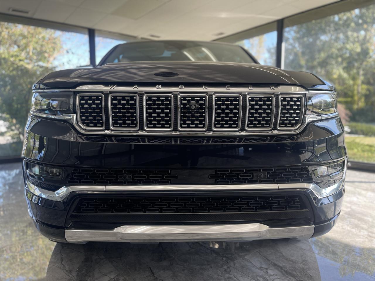 Jeep Grand Wagoneer Series II 4WD 2023