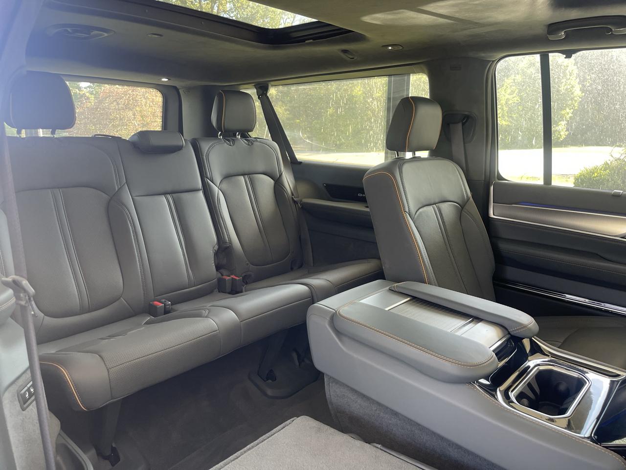 Jeep Grand Wagoneer Series II 4WD 2023