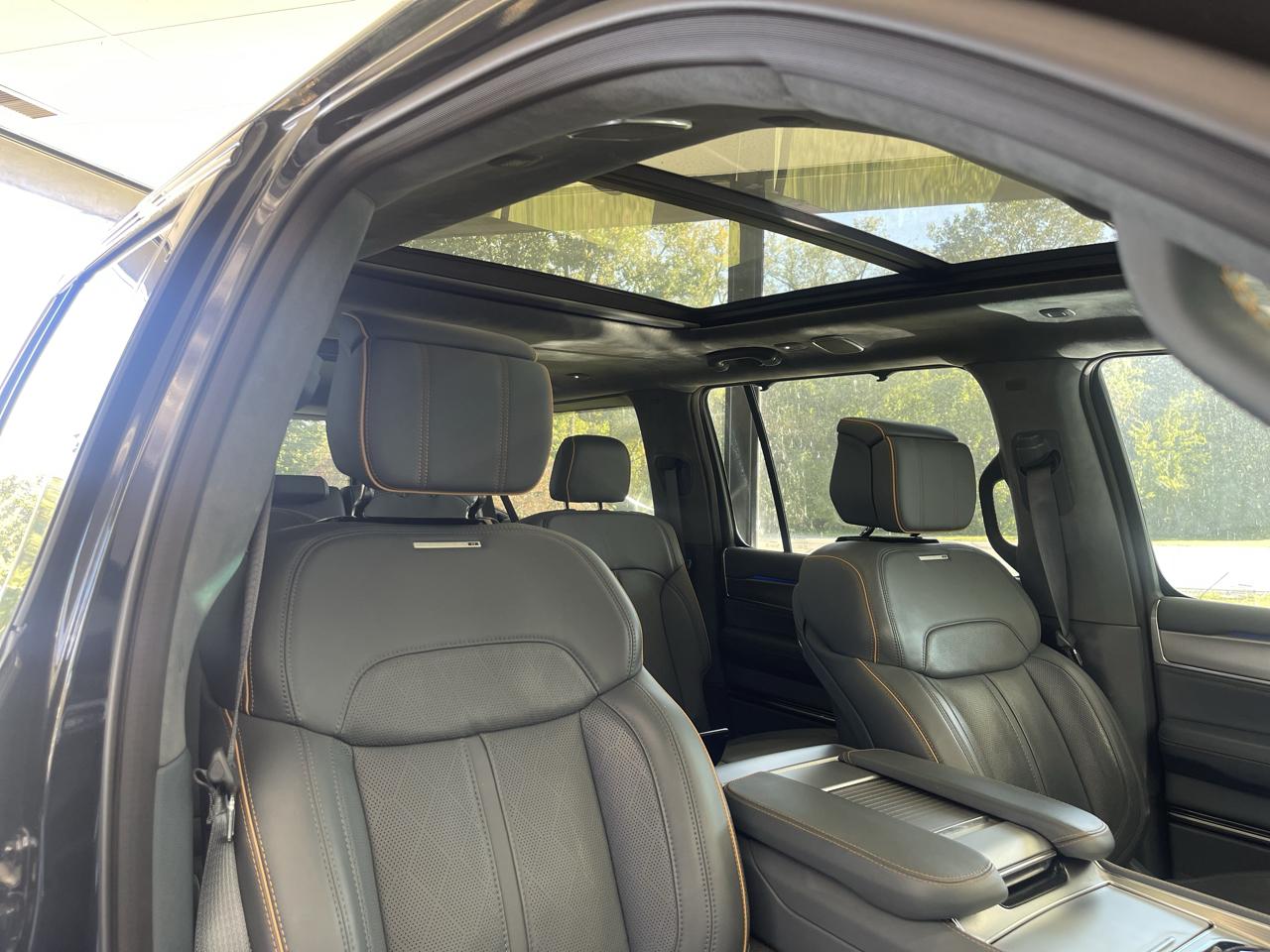 Jeep Grand Wagoneer Series II 4WD 2023
