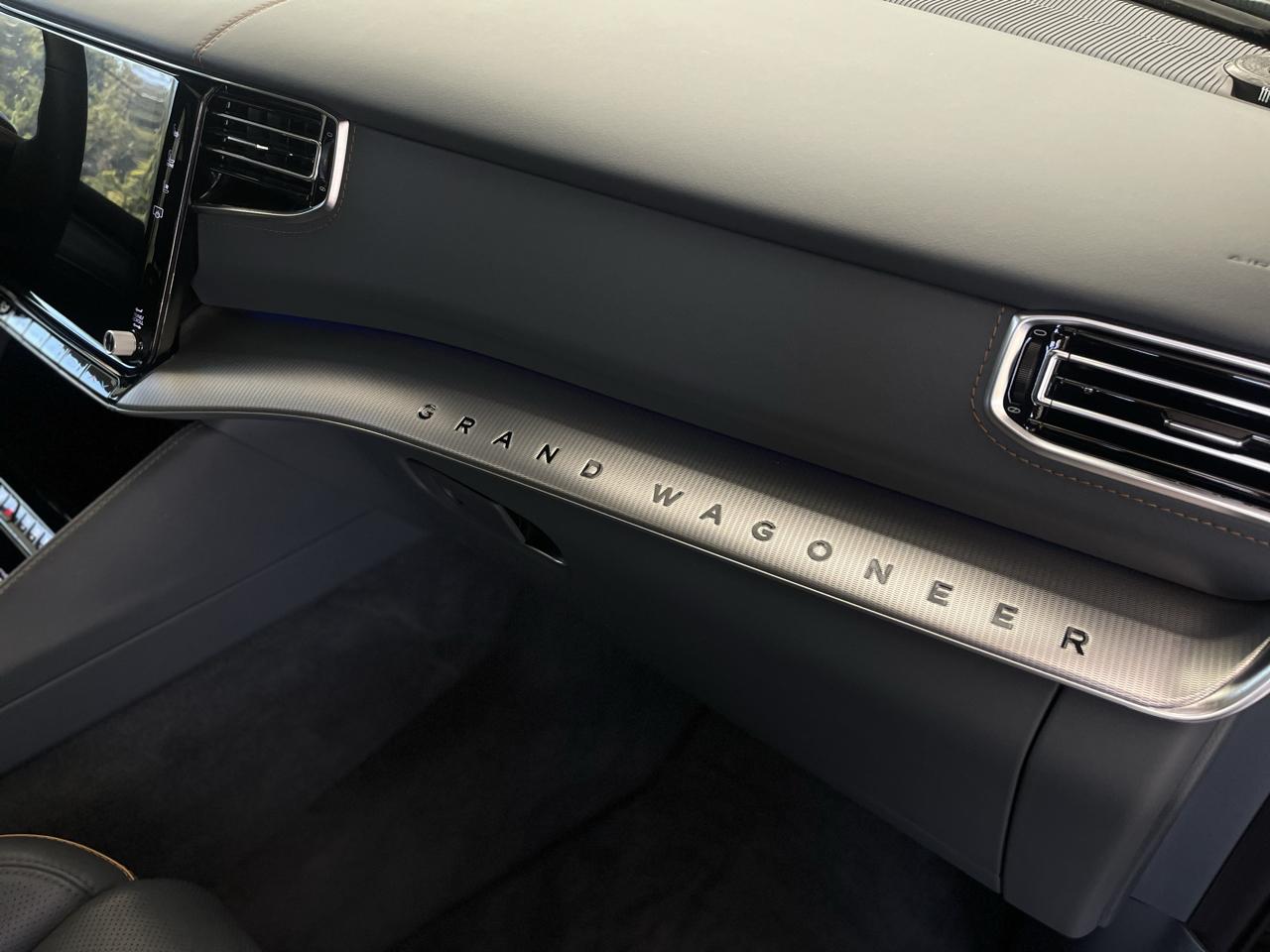 Jeep Grand Wagoneer Series II 4WD 2023