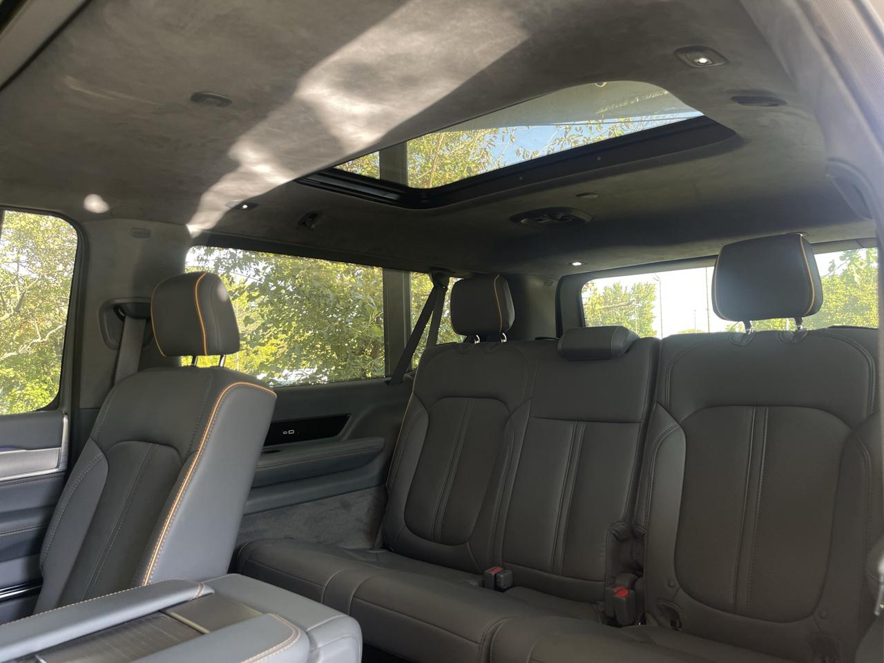Jeep Grand Wagoneer Series II 4WD 2023