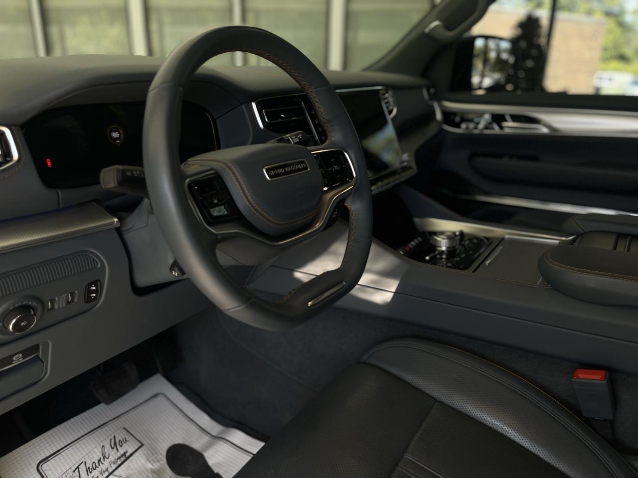 Jeep Grand Wagoneer Series II 4WD 2023
