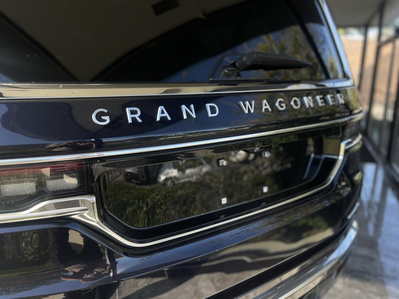 Jeep Grand Wagoneer Series II 4WD 2023