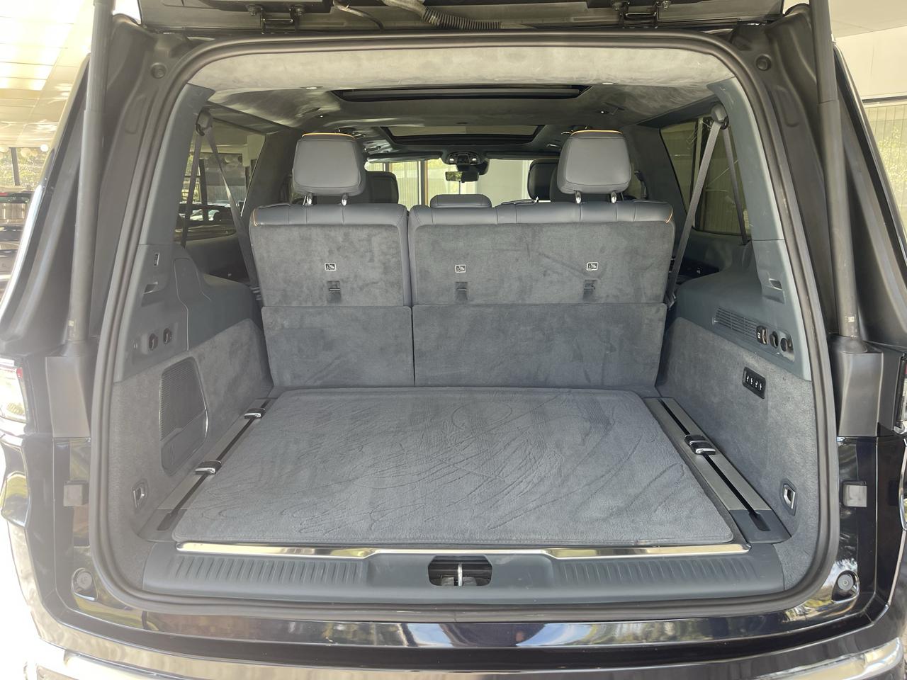 Jeep Grand Wagoneer Series II 4WD 2023