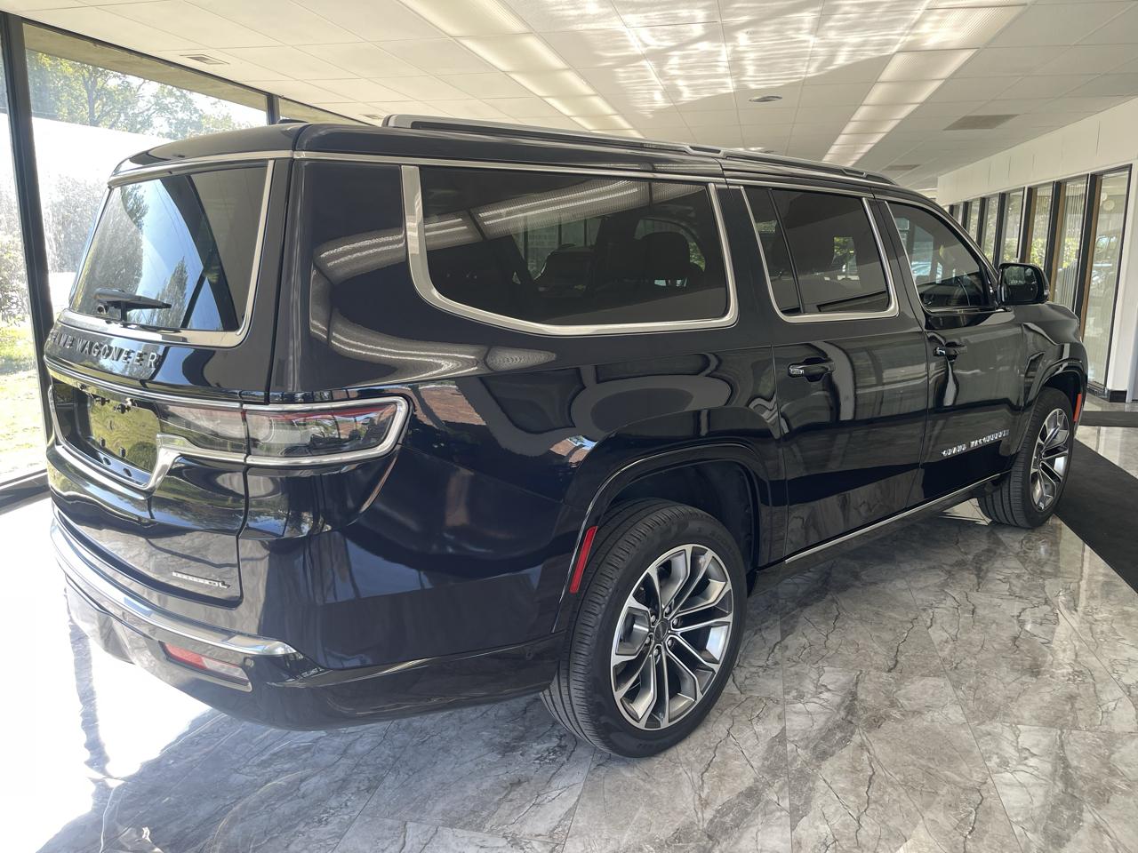 Jeep Grand Wagoneer Series II 4WD 2023