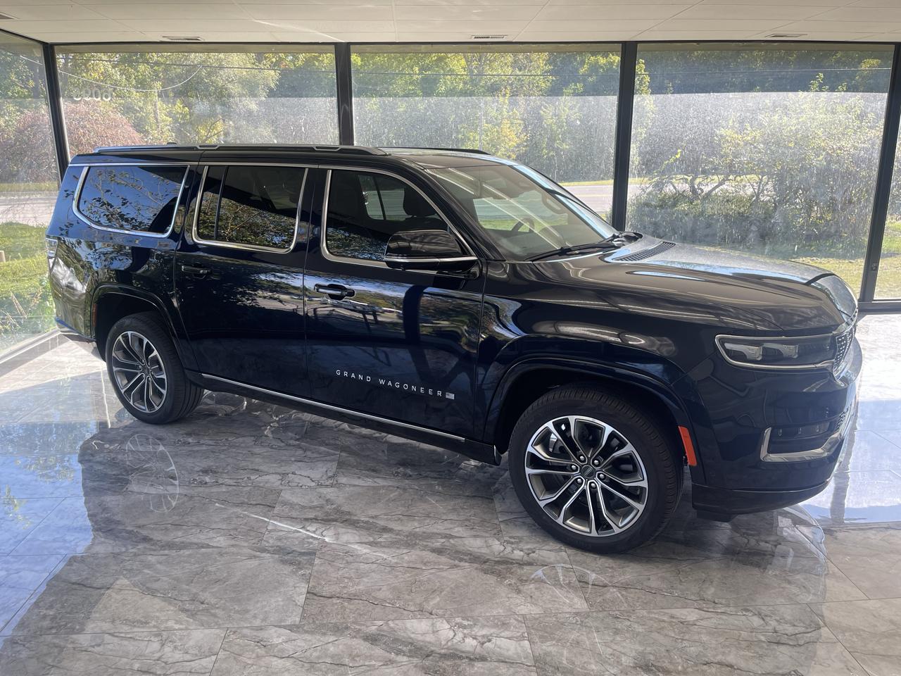 Jeep Grand Wagoneer Series II 4WD 2023