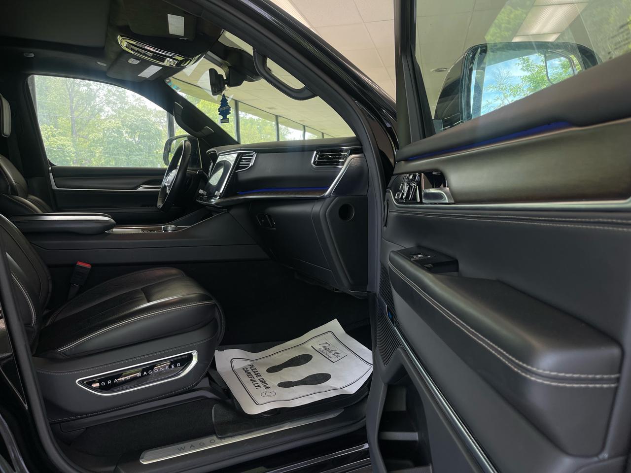 Jeep Grand Wagoneer Series II 4WD 2023