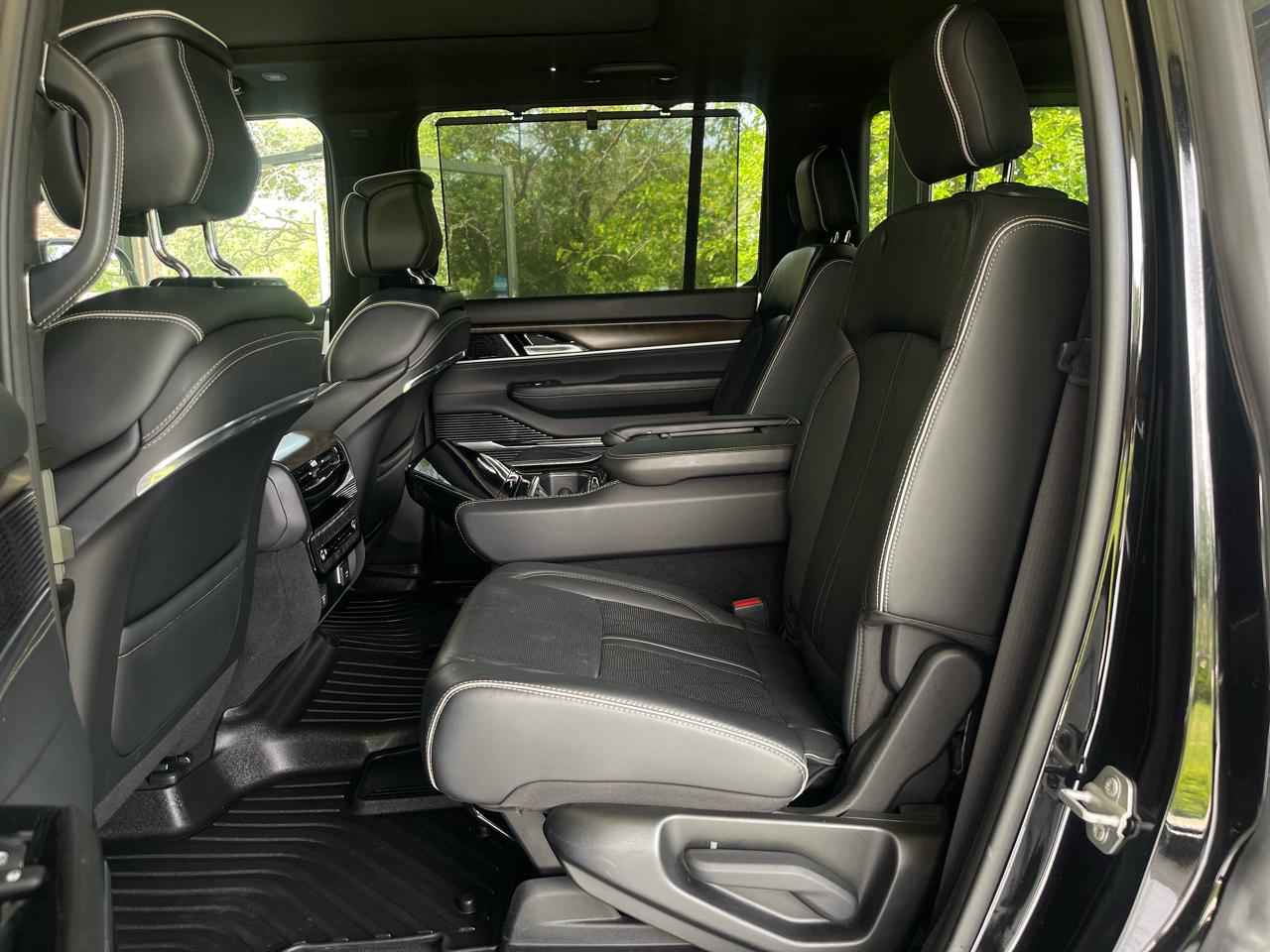 Jeep Grand Wagoneer Series II 4WD 2023