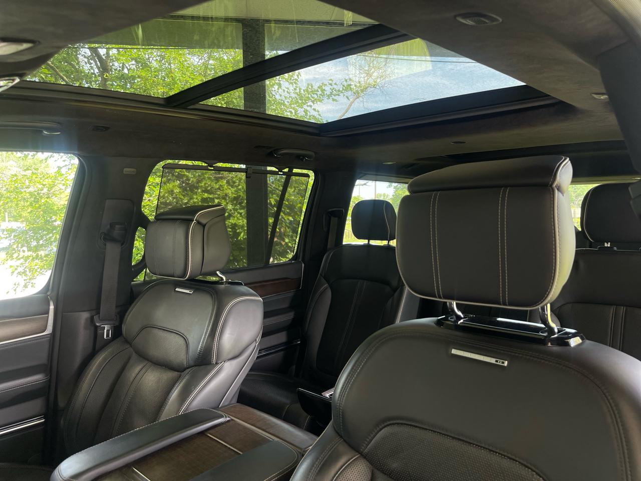 Jeep Grand Wagoneer Series II 4WD 2023