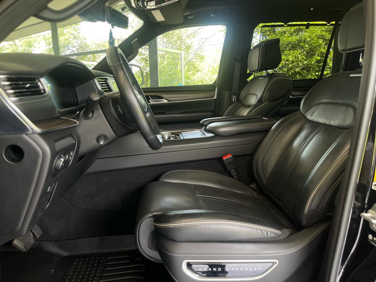 Jeep Grand Wagoneer Series II 4WD 2023