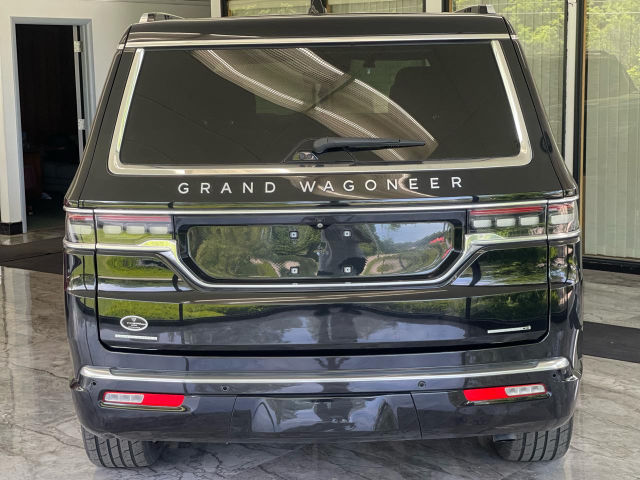 Jeep Grand Wagoneer Series II 4WD 2023