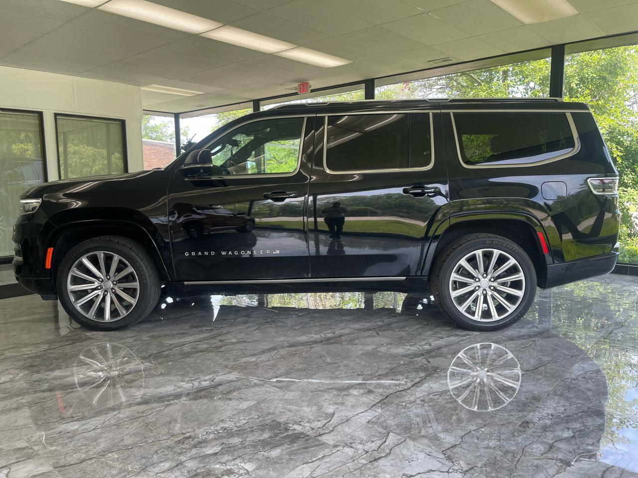Jeep Grand Wagoneer Series II 4WD 2023