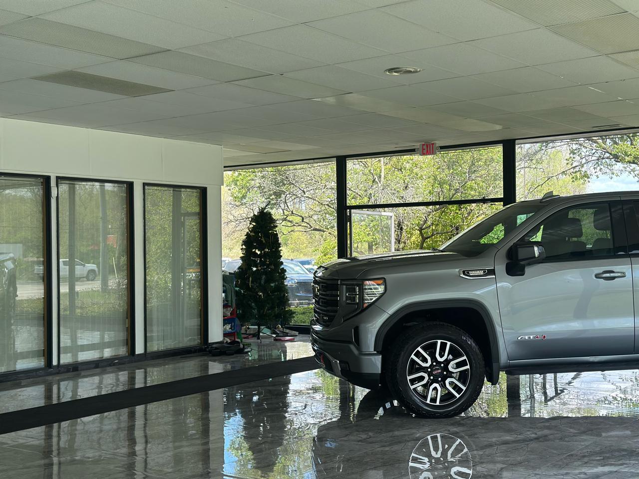 GMC Sierra 1500 AT4 Crew Cab 4WD 2025