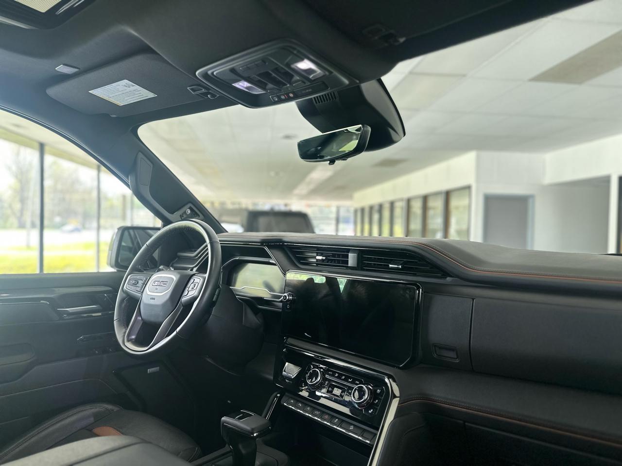 GMC Sierra 1500 AT4 Crew Cab 4WD 2025