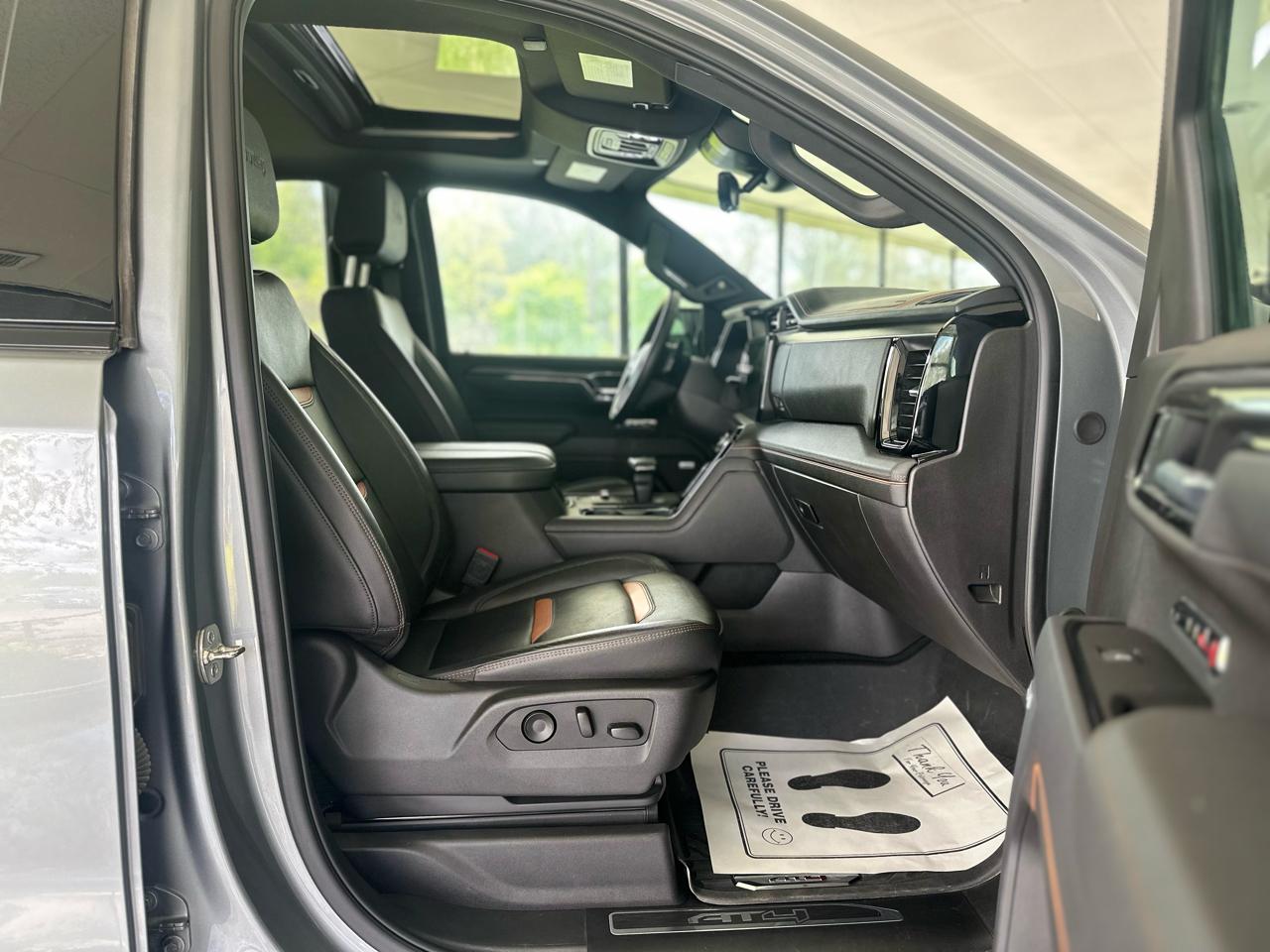 GMC Sierra 1500 AT4 Crew Cab 4WD 2025