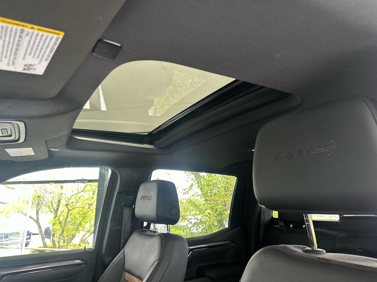 GMC Sierra 1500 AT4 Crew Cab 4WD 2025