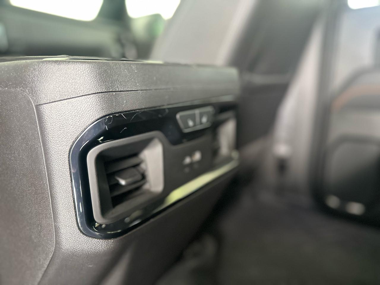 GMC Sierra 1500 AT4 Crew Cab 4WD 2025