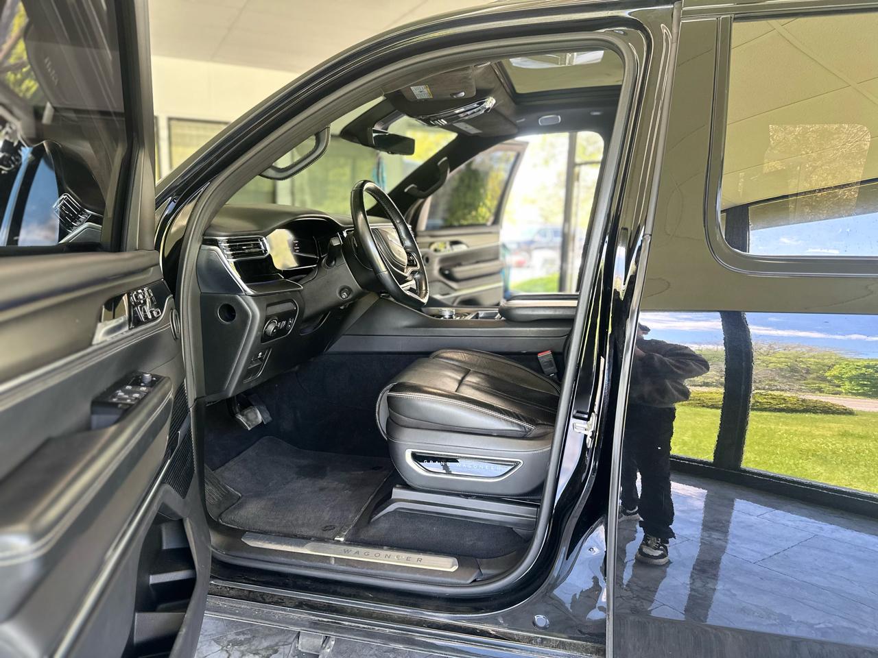 Jeep Grand Wagoneer Series II 4WD 2022