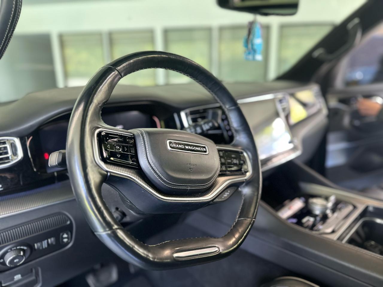 Jeep Grand Wagoneer Series II 4WD 2022