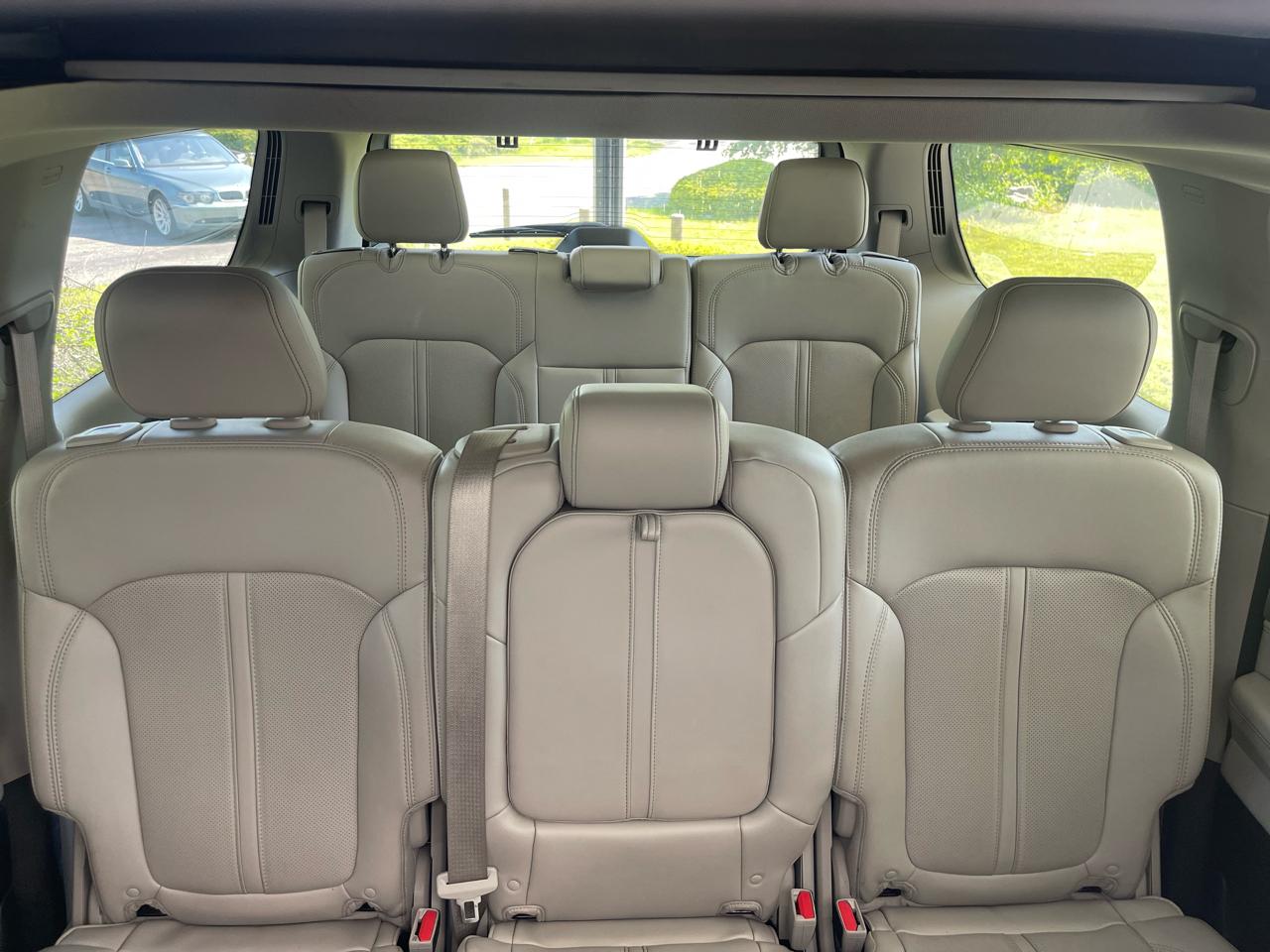 Jeep Wagoneer Base 4WD 2023