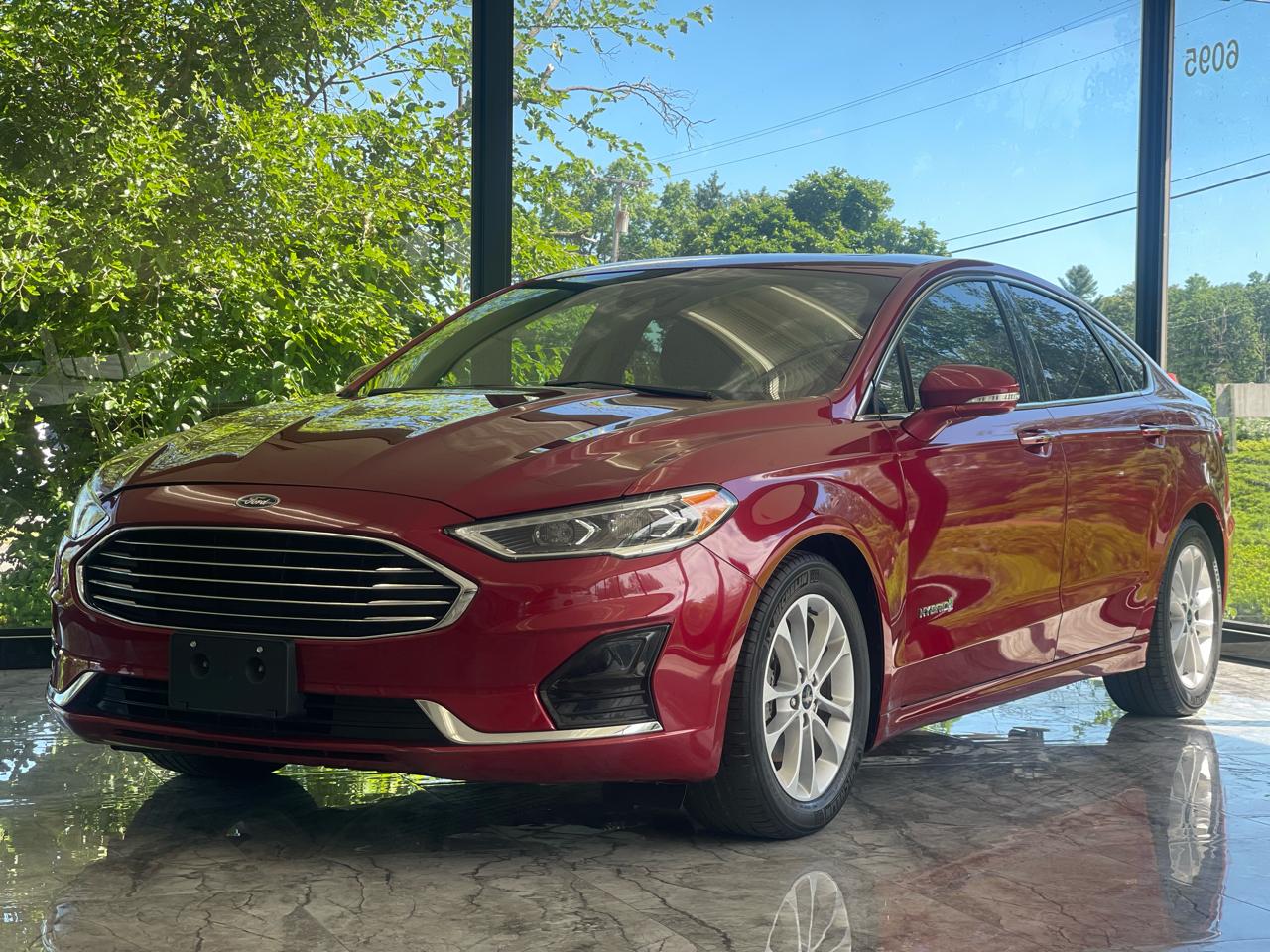 Ford Fusion Hybrid SEL 2019