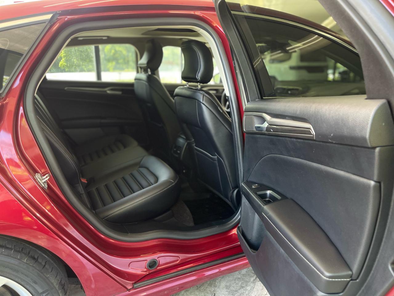 Ford Fusion Hybrid SEL 2019
