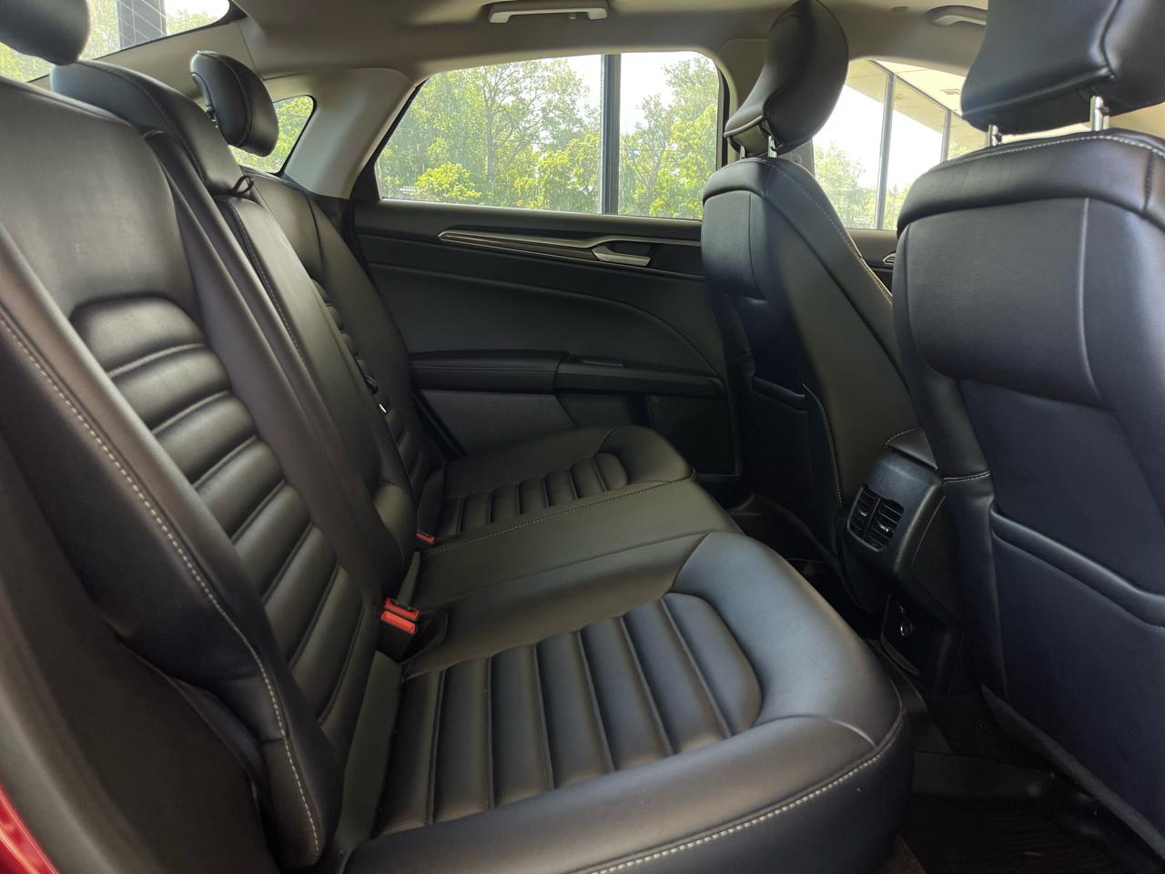 Ford Fusion Hybrid SEL 2019