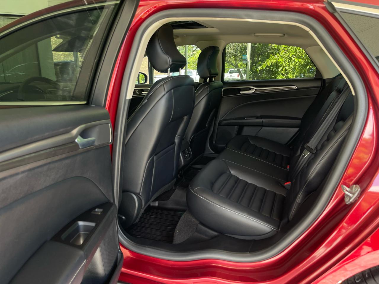 Ford Fusion Hybrid SEL 2019