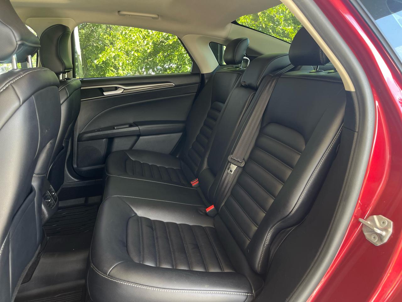 Ford Fusion Hybrid SEL 2019