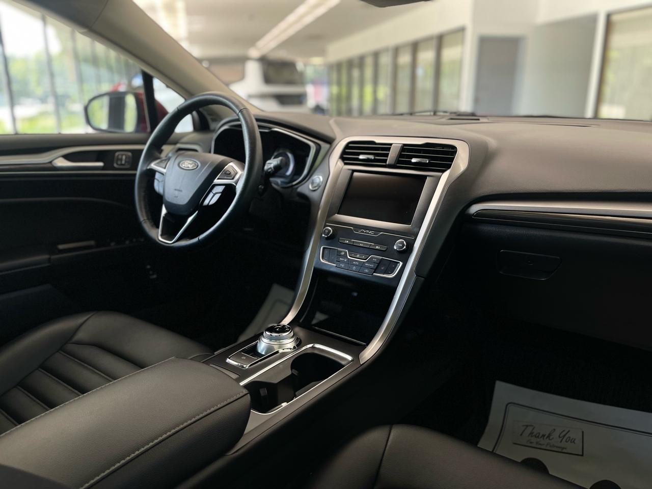 Ford Fusion Hybrid SEL 2019