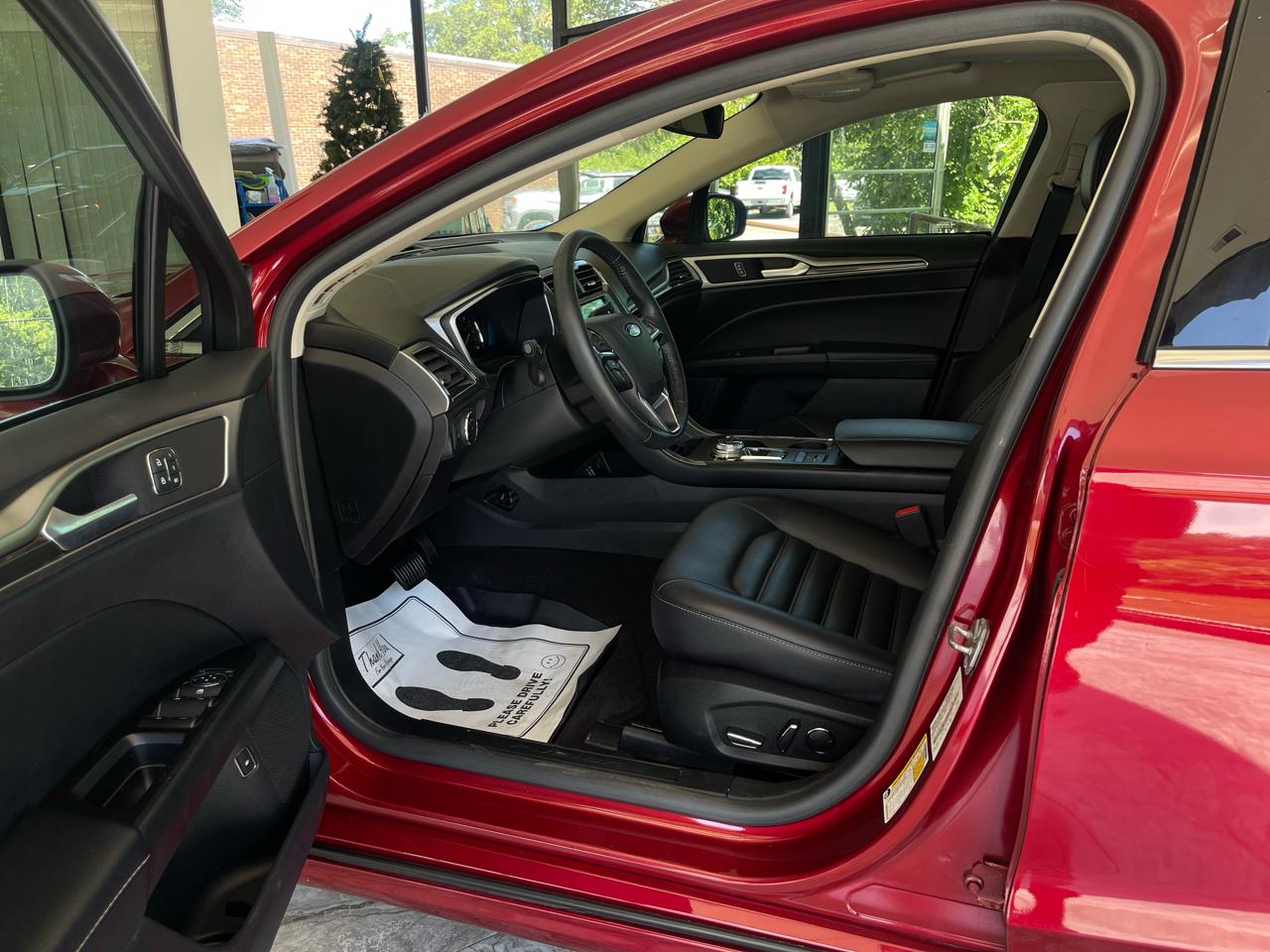 Ford Fusion Hybrid SEL 2019